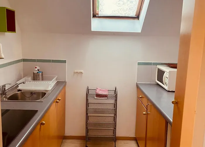 Mit Grossem Balkon 아파트 *