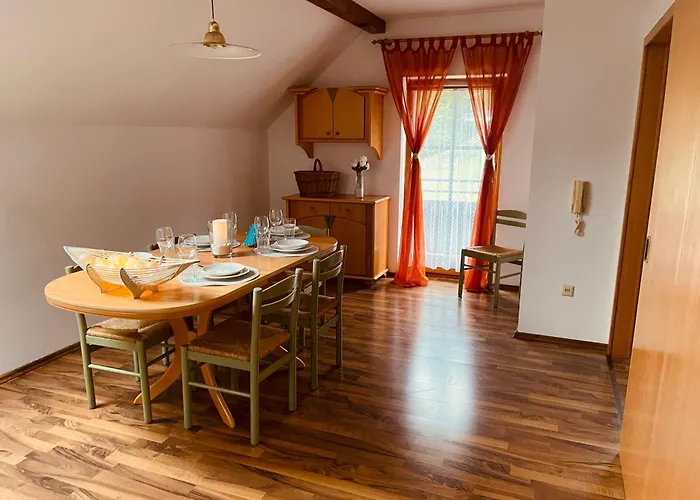 Mit Grossem Balkon *