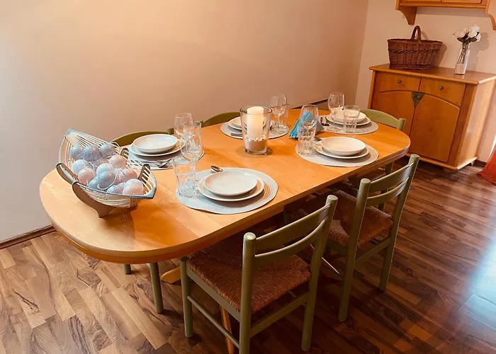 Mit Grossem Balkon 아파트